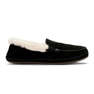 OluKai Ku‘una Women’s Moccasin Slipper in Black